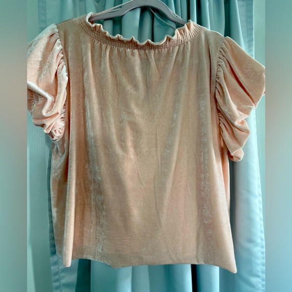 Velvet peach Colored puff sleeve , front tie swing blouse - Picture 2 of 3